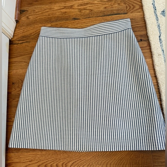 Theory Blue and White Striped Mini Skirt Size 6 - Picture 2 of 12